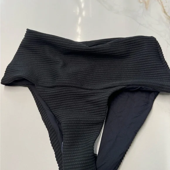 Lspace buttom - Picture 3 of 6